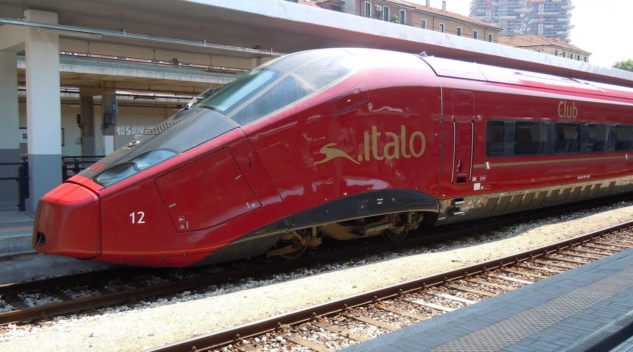 Italo assume stewart e hostess