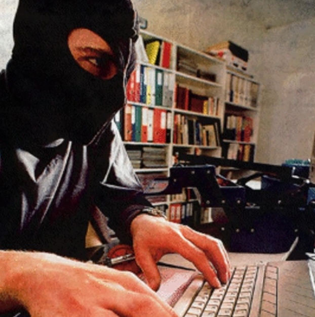 LA LOMBARDIA DA’ LA CACCIA AGLI HACKER