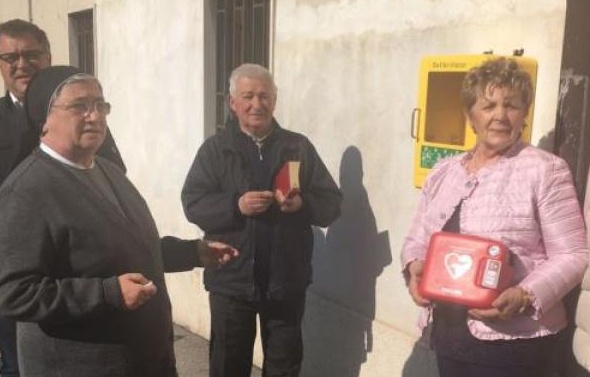 La famiglia Orsucci dona il terzo defibrillatore