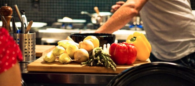 La ristorazione assume: 4mila posti come cuochi, camerieri e baristi