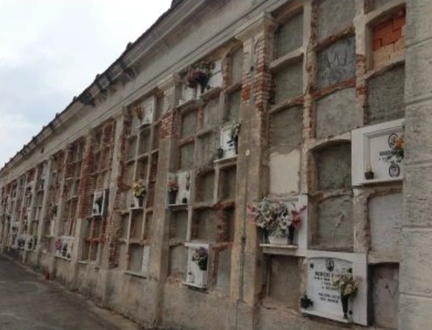 Furto di ceri al cimitero, individuato il responsabile