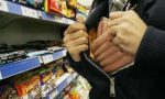 Rubano al supermercato: un arrestato e l'altro in fuga