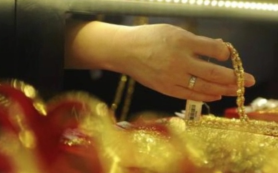 Furto in casa ricco bottino per i ladri