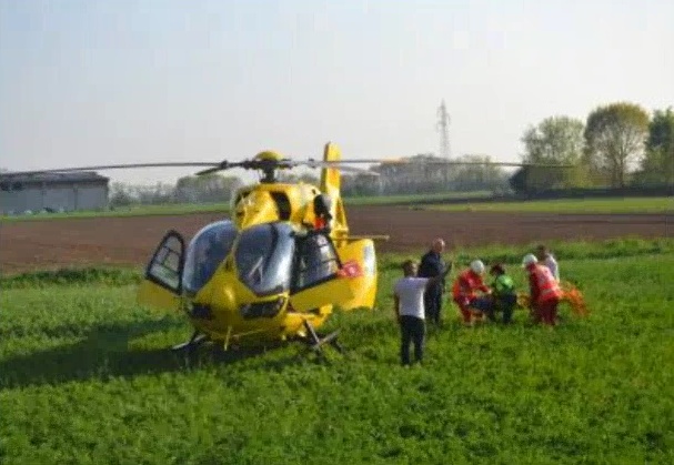 Leno: malore mentre taglia l’erba