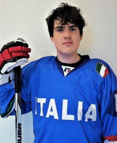 Leonardo sogna di diventare campione di hockey