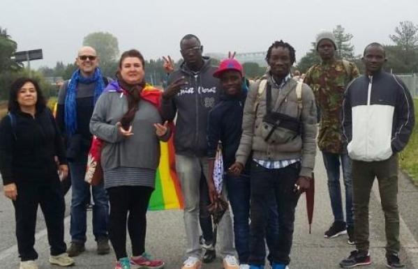 Liberation con i profughi del paese alla marcia della pace Perugia Assisi