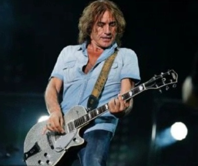 Ligabue sta bene dopo l’intervento alle corde vocali