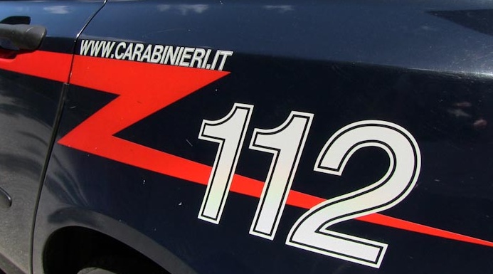 Lite familiare in pizzeria: in manette il marito