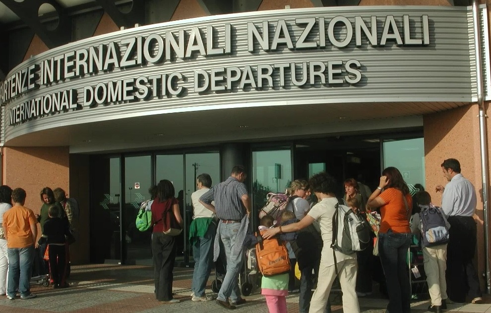 MALPENSA SI, MONTICHIARI PROPRIO NO. Maroni lo “seppellisce”