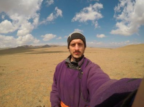 Matteo dall’Italia a Singapore senza aerei