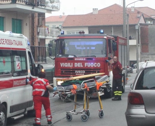 Maxi incendio a Chiari, soccorsi al lavoro