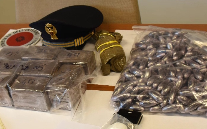 Maxi sequestro. Arrestati due marocchini con 423 Kg. di hashish