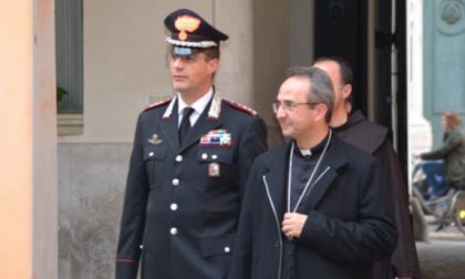 Mons. Busca visita i Carabinieri