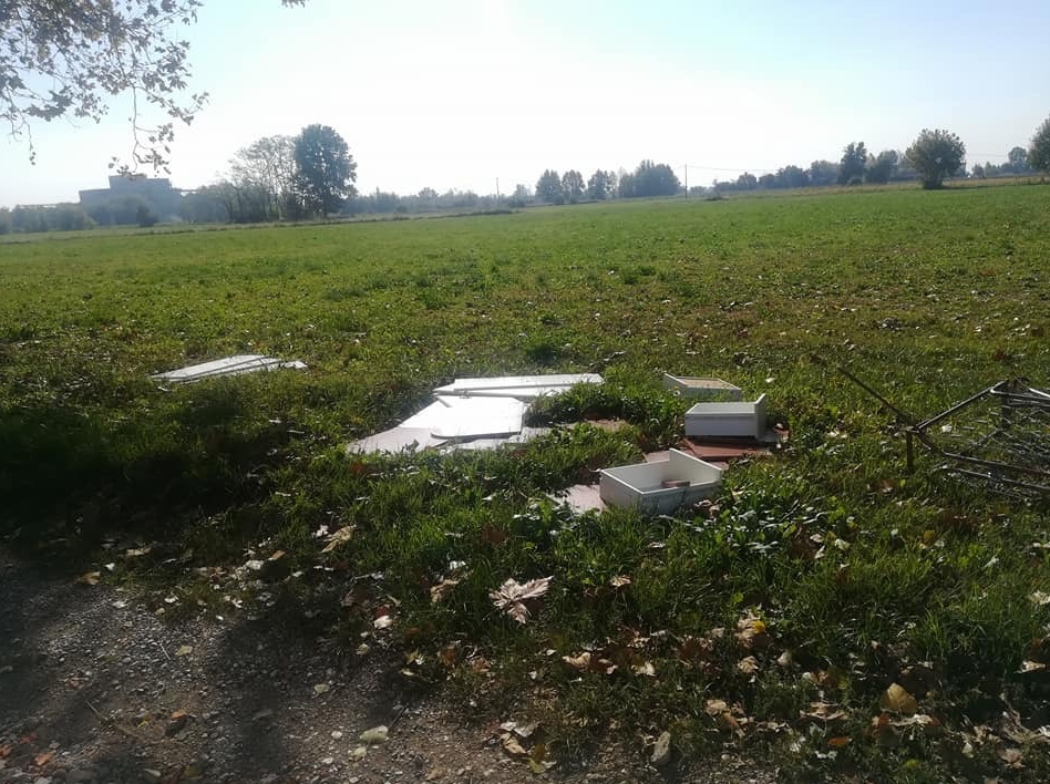 Montichiari: rifiuti in via Colombara Monti