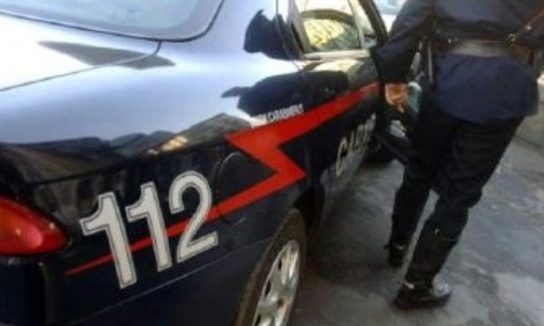 Non trova lavoro e si impicca a 22 anni