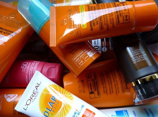 Non voglio scottarmi! Rumeno ruba 30 creme solari