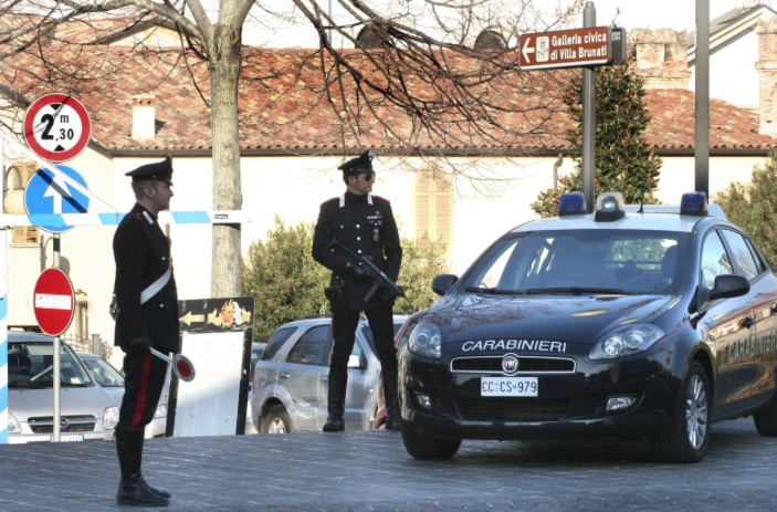 “O l’auto, o i soldi!” In manette 38enne albanese