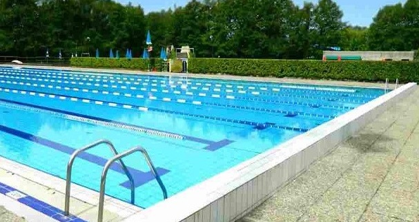 Paura per un bimbo di 7 anni: rischia di annegare