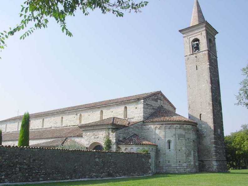Pieve di San Pancrazio: fracassate le tegole