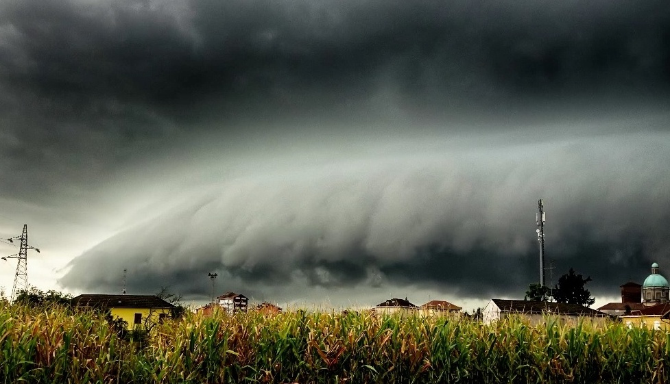 Pioggia in arrivo, preparate gli ombrelli
