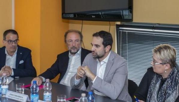 «Più attenzione a cittadini e imprese»