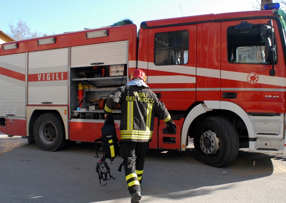 Provinciale 10: non è neve, solo plastica