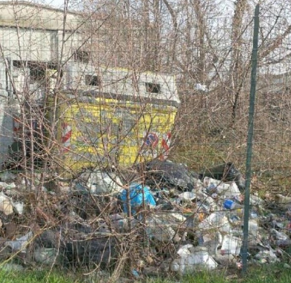 Quel deposito Ex Fimo ormai ridotto a discarica