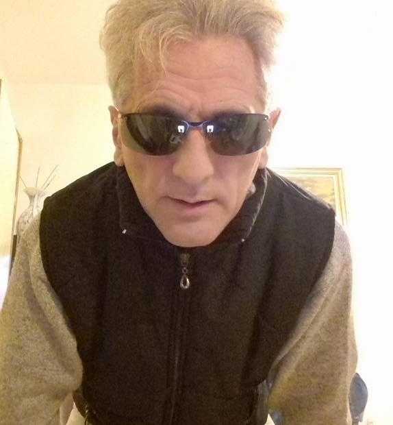 Rapina una tabaccheria e viene riconosciuto dal cappello