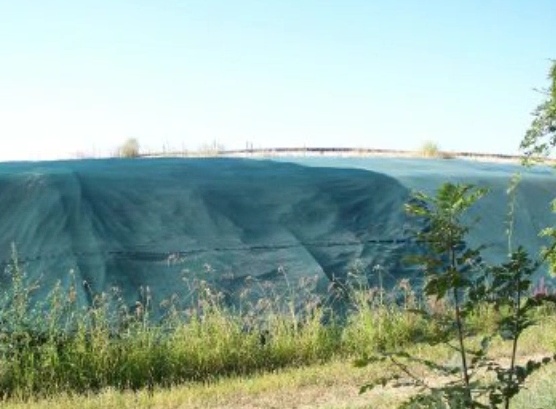 Rifiuti invadono la discarica di scorie