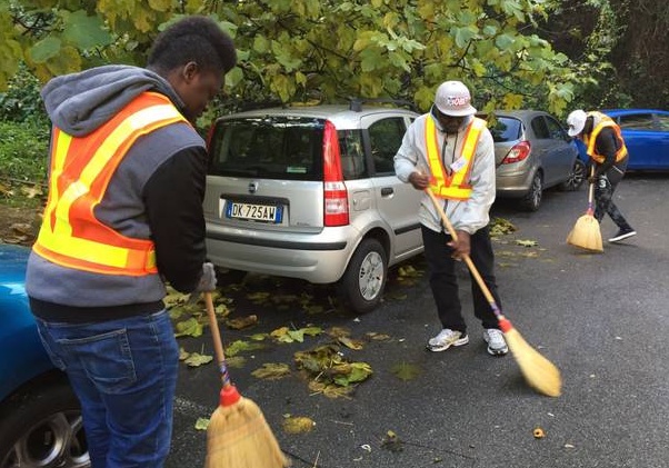 Rifugiati: minacce e maltrattamenti al centro accoglienza
