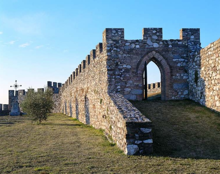 Rocca di Lonato: accuse alla voliera