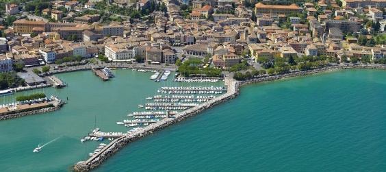 Rompe il naso ad una 87enne per rubarle il denaro, arrestato un 34enne