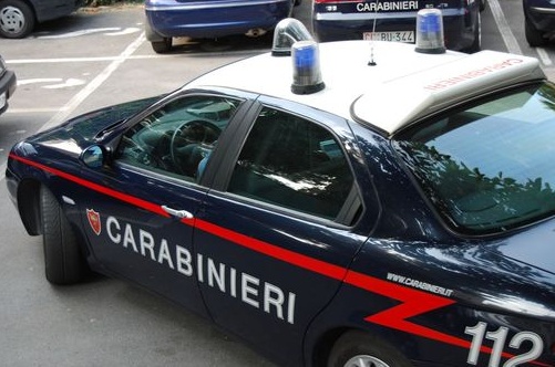 Rubano gioielli e fuggono, Carabinieri sulle tracce dei ladri