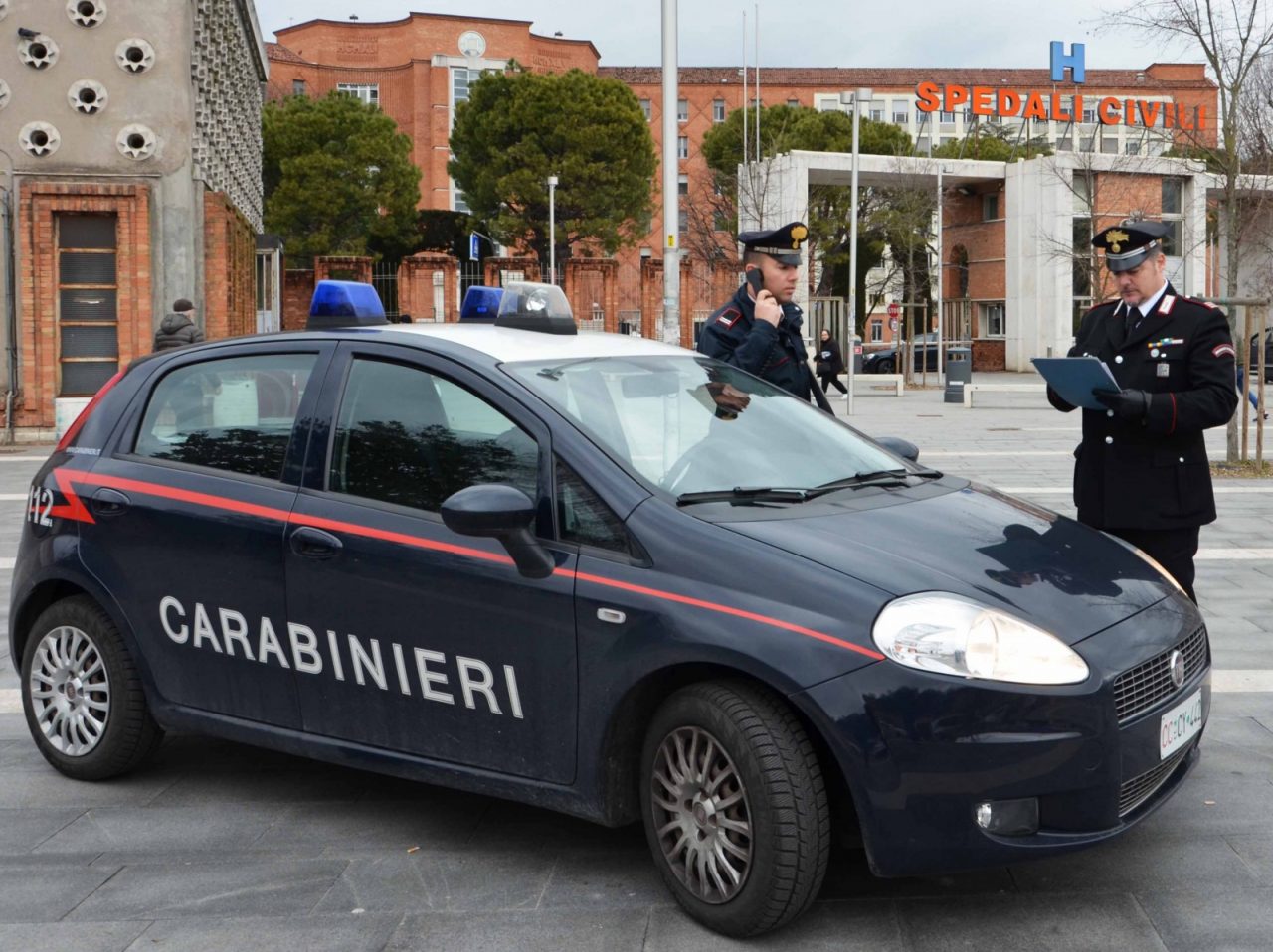 Rubava in ospedale, in manette 40enne