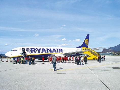 Ryanair nel caos. 400mila persone a piedi