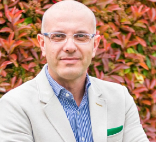 Secondo Bertagna  gli studenti che hanno delle “deficienze”, hanno una loro normalità