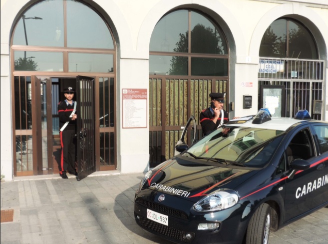 Senegalese senza biglietto,aggredisce controllore