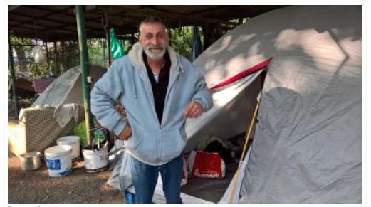 Angelo Franzoni: sfrattato, vive per strada