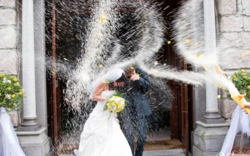 Sì, ti sposo, ma quanto mi costi!