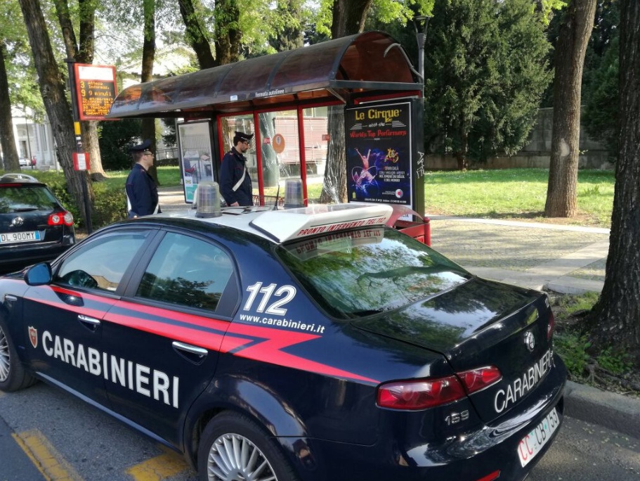 Spaccano il muro: bottino milionario alle slot