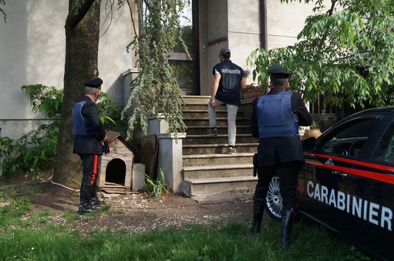 Spacciava droga, arrestata una giovane mamma