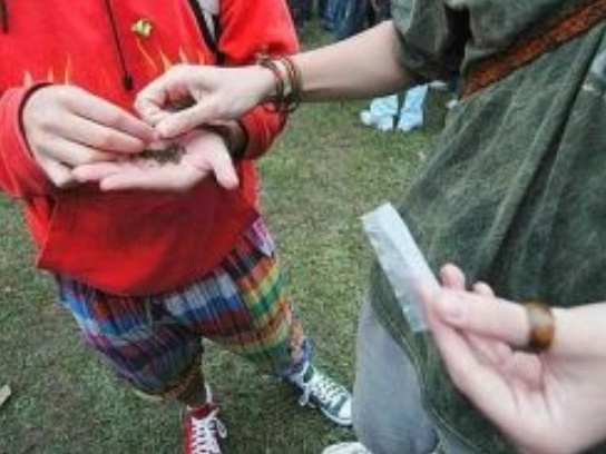 Spacciava in centro, denunciato 33enne marocchino