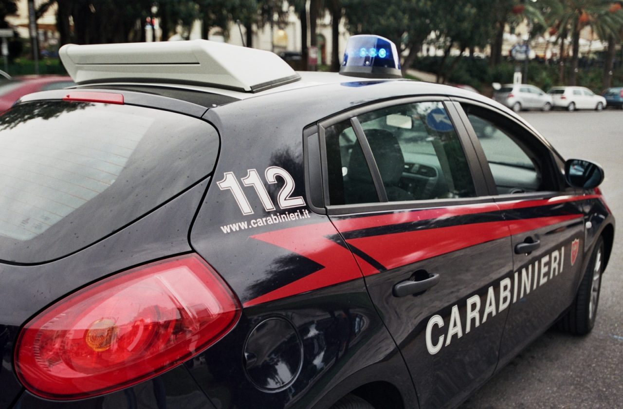 Spaccio di cocaina e tentata rapina: 12 misure cautelari