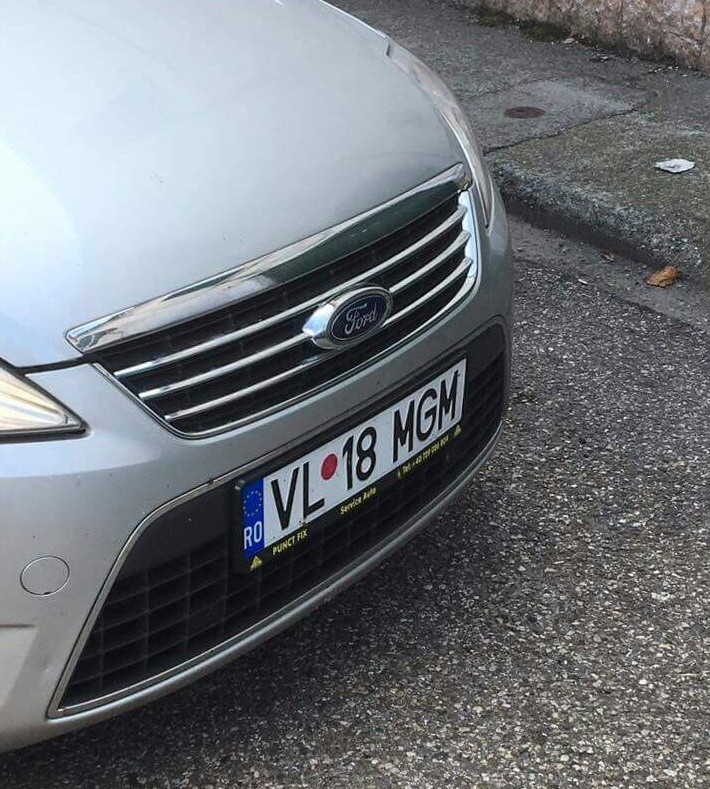 Sputa e minaccia: attenzione a questa auto