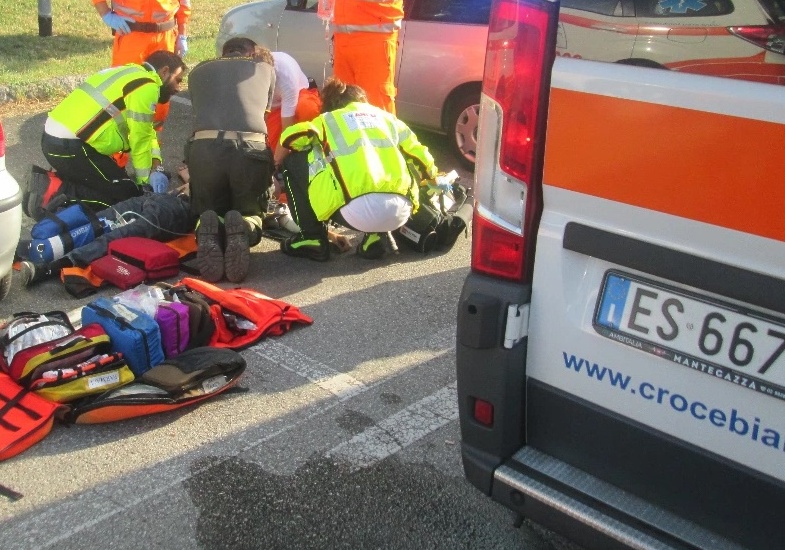 Tenta il suicidio, salvato in extremis dai cc