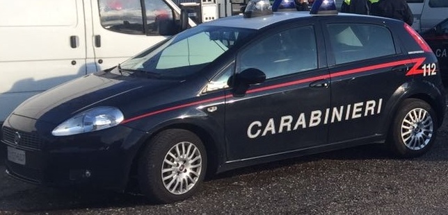 Terreno “asfaltato” con scarti di acciaio, sequestrato