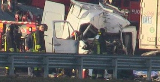 Tragedia in A4: morto l’autista 49enne