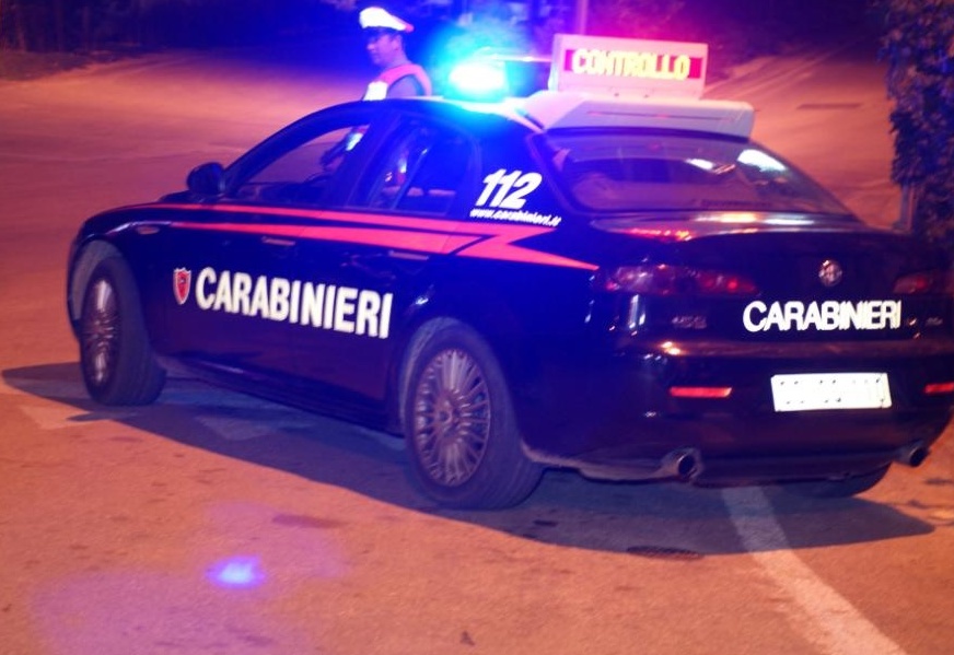 Ubriaco alla guida, denunciato un 22enne