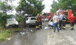 Via Scoler, auto in fiamme dopo un frontale