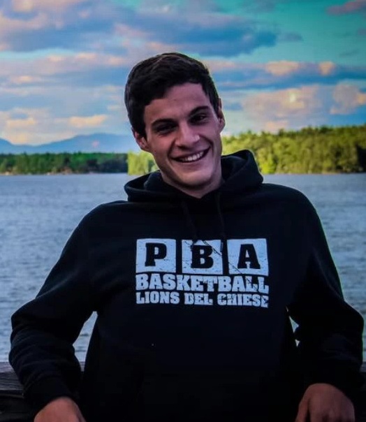 Va in America per diventare un campione di basket